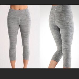 Manduka Gray Capris (S)